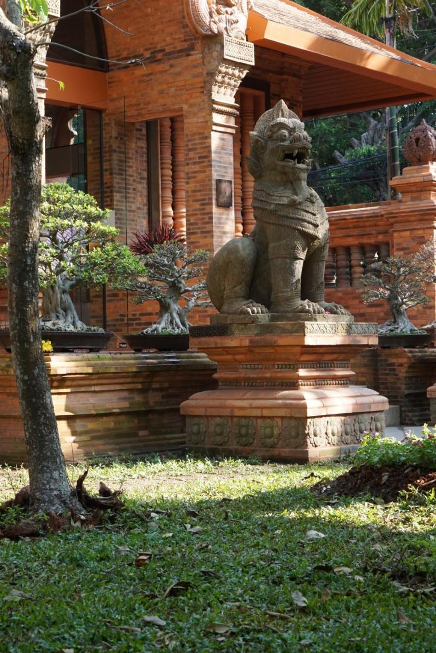 Phor Liang Meun Terracotta Arts - Sha Extra Plus Chiang Mai Buitenkant foto